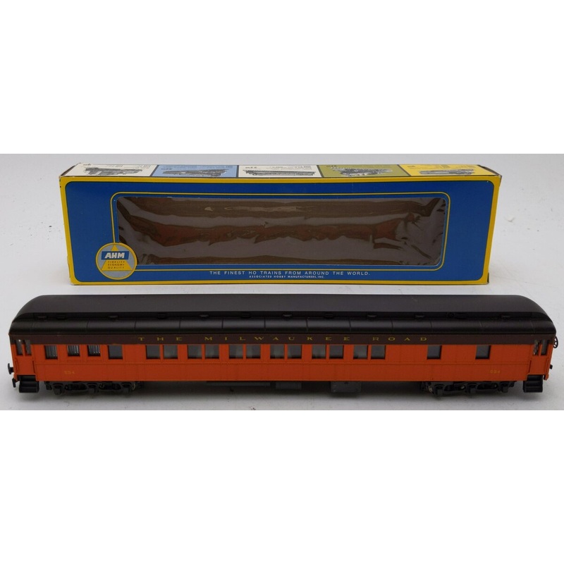 AHM 6301-M  HO Scale MILW  Passenger Car 234 EX/Box