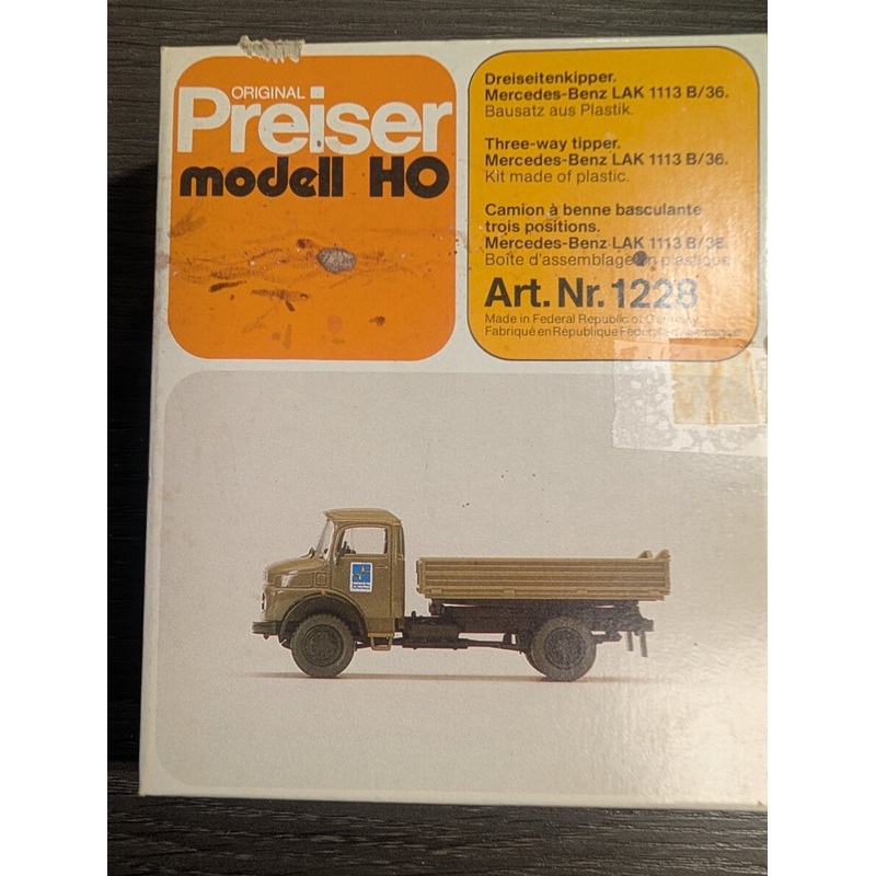 Preiser 1228 HO Mercedes-Benz LAK1113 3-Way Dump Truck Plastic Model Kit