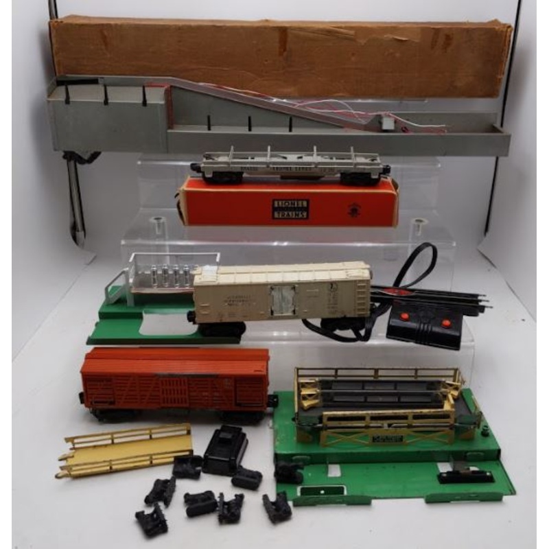 Vintage Lionel 3656, 3361X, 364, & 3472 O Gauge Operating Cars & Accessories [4]/Box