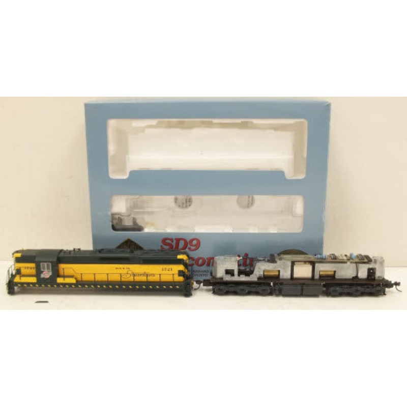 Proto 2000 21168 HO C&NW SD9 Diesel Locomotive w/Dynamic Brake #1721 NIB