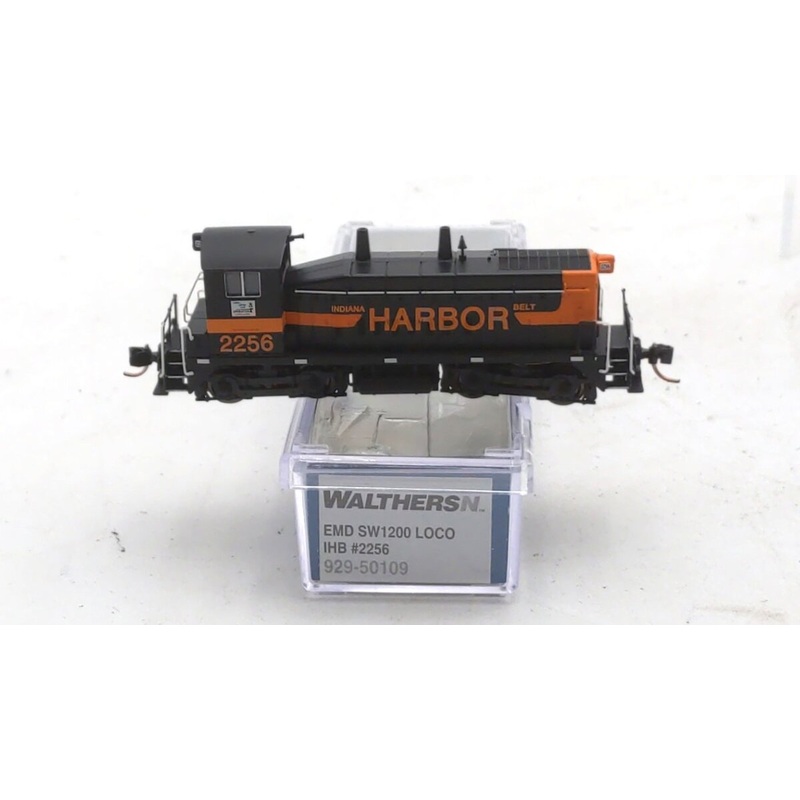 Walthers 929-50109 N Scale Burlington Northern Santa Fe EMD SW1200 Diesel #2256 LN/Box