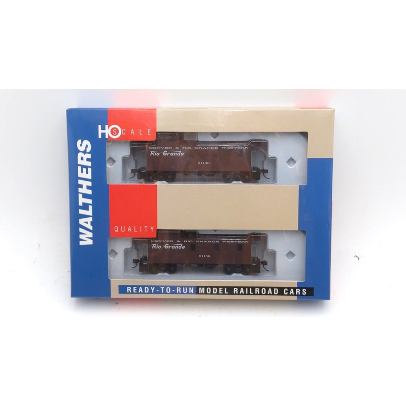 Walthers 932-27506 HO Chicago & North Western 30′ Wood Cabooses (Pack of 2) NIB