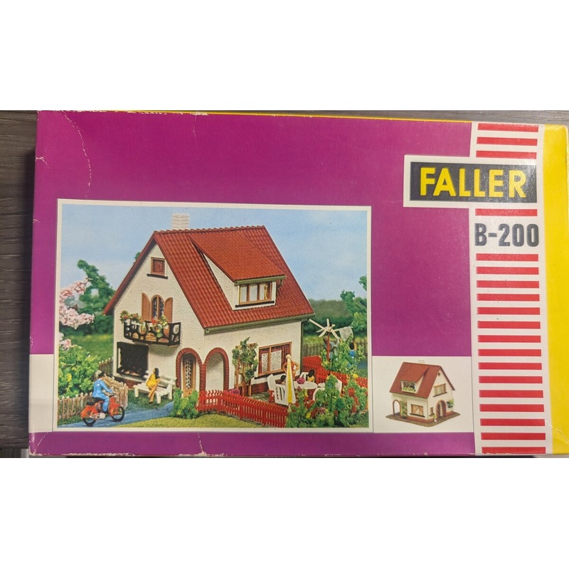 Faller B200 HO Summer Cottage Plastic Building Kit