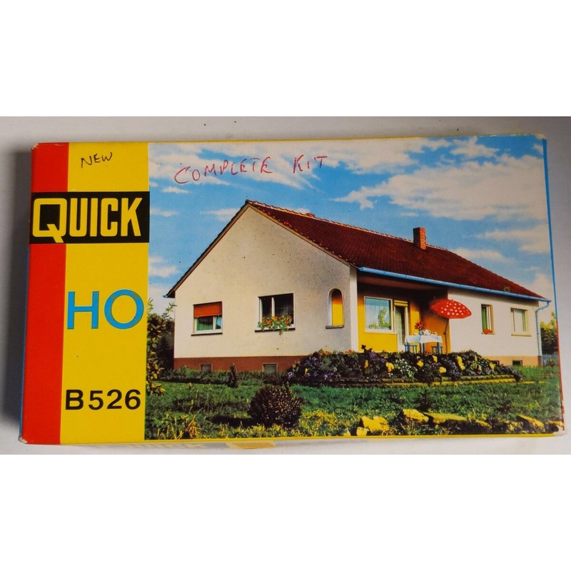 Quick B526 HO Scale Small Family House Plastic Model Building Kit