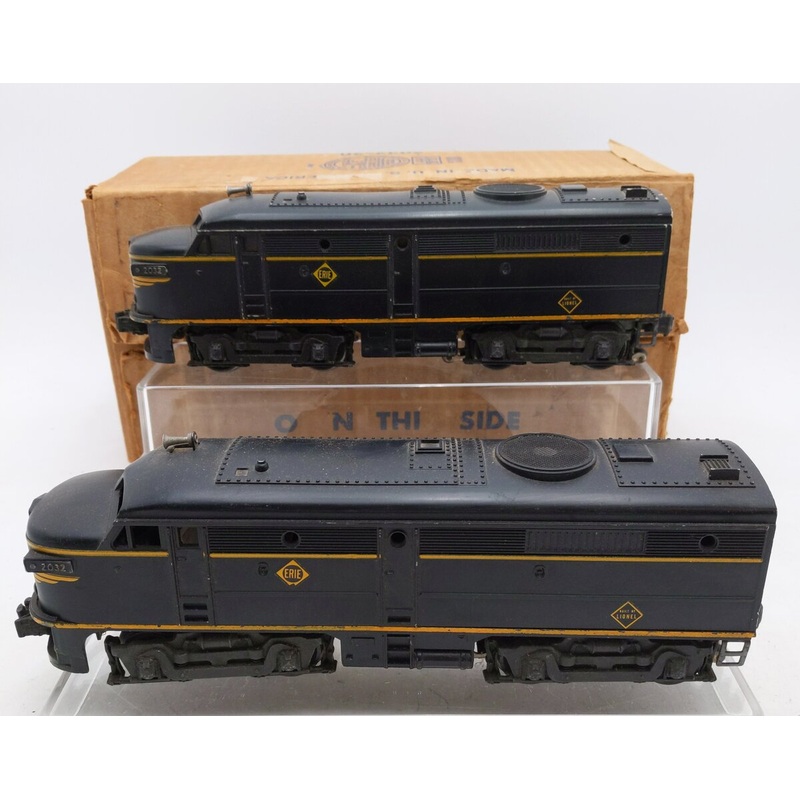 Lionel 2032 Vintage O Erie Alco AA Diesel Locomotive Set VG/Box