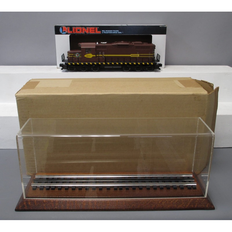 Lionel 6-18813 DM&IR SD-18 Diesel Locomotive W/ Display Case #8813 EX/Box