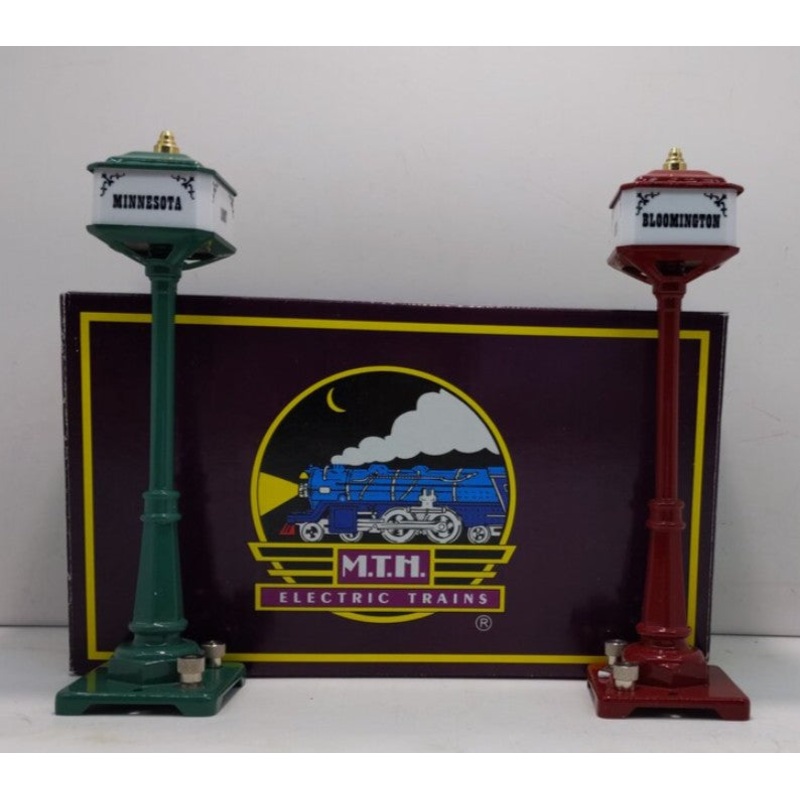MTH 1997 LCCA #57 Street Lamp Post (Maroon and Peacock) LN/Box