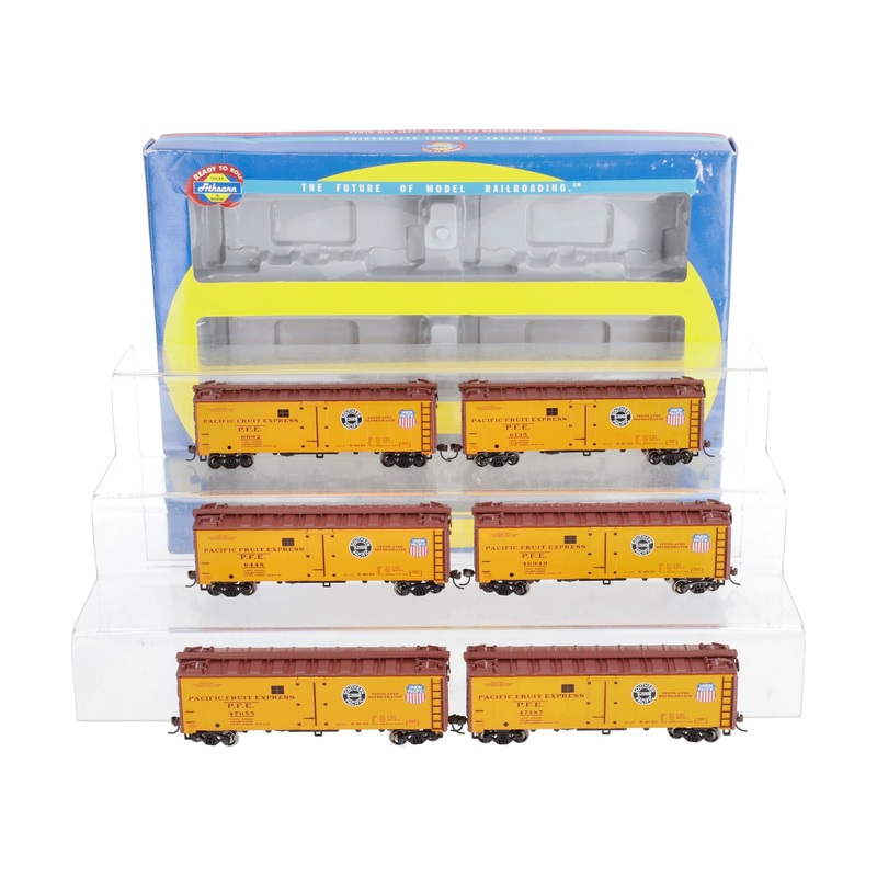 Athearn 71434 HO Scale PFE 40′ Express Reefer Car Set (Set of 6) NIB
