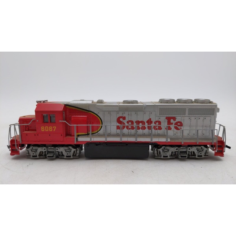 Bachmann 63502 HO SCAle Santa Fe EMD GP 40 Diesel Locomotive #6067 VG