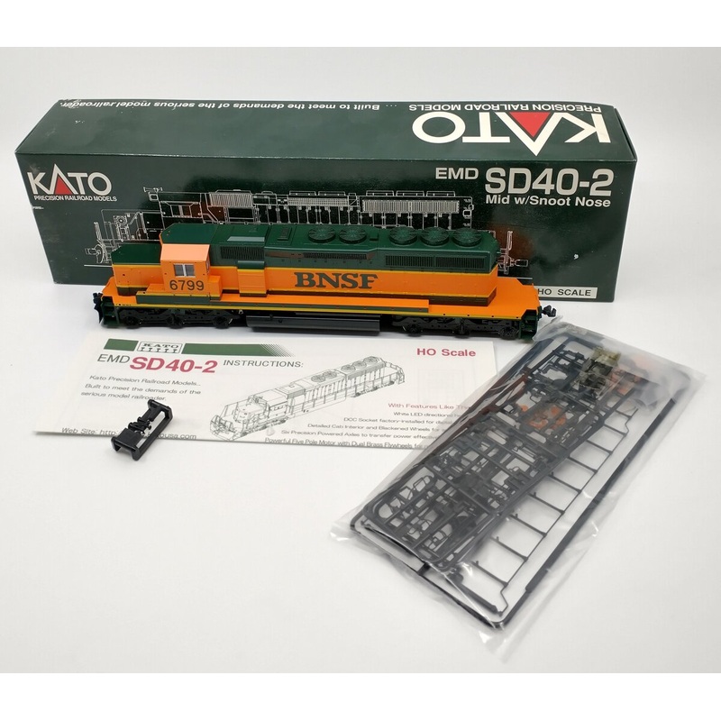 Kato 37-2901 HO Burlington Northern EMD SD40-2 Snoot Nose Diesel Engine #6799 NIB