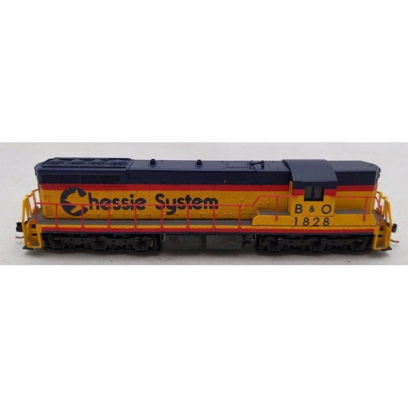 Life Like 7779 N Chessie System SD-7 Diesel Locomotive #1828 EX