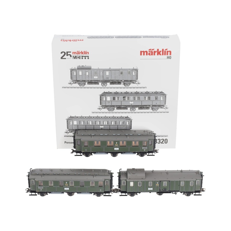 Marklin 43320 HO Royal Bavarian State Railroad 3-axle Passenger Cars Set LN/Box
