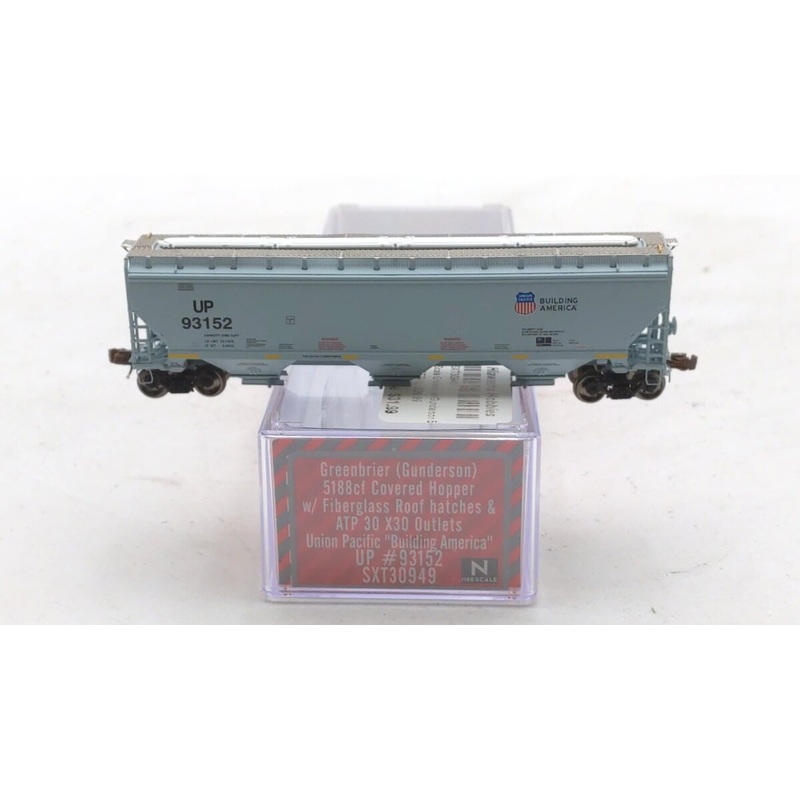 Scale Trains SXT30949 N Scale Union Pacific 5188 Cu. Ft. Covered Hopper #93152 NIB