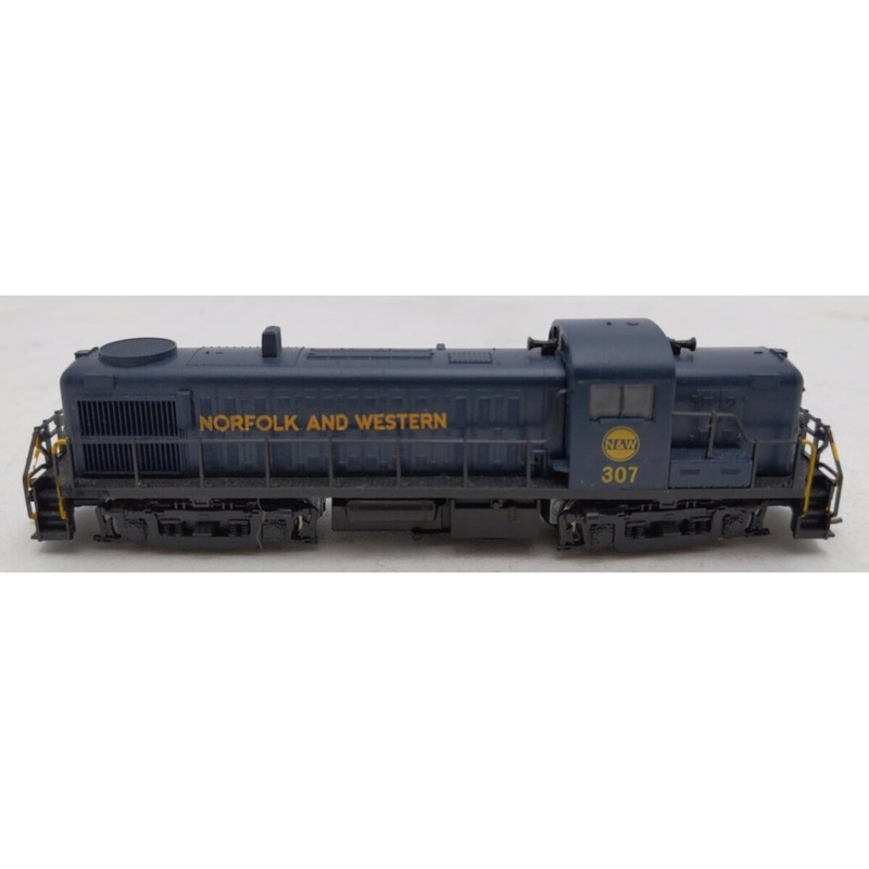 Kato N Scale Norfolk And Western Diesel Locomotive #307 EX