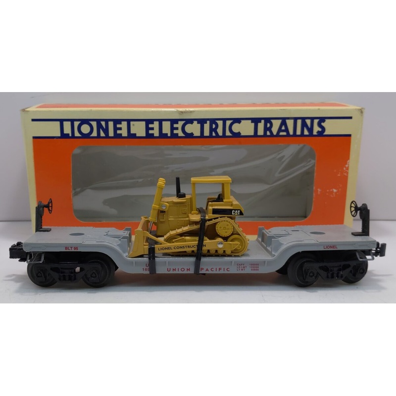 Lionel 6-16935 O Gauge Union Pacific Flatcar with Ertl Bulldozer EX/Box