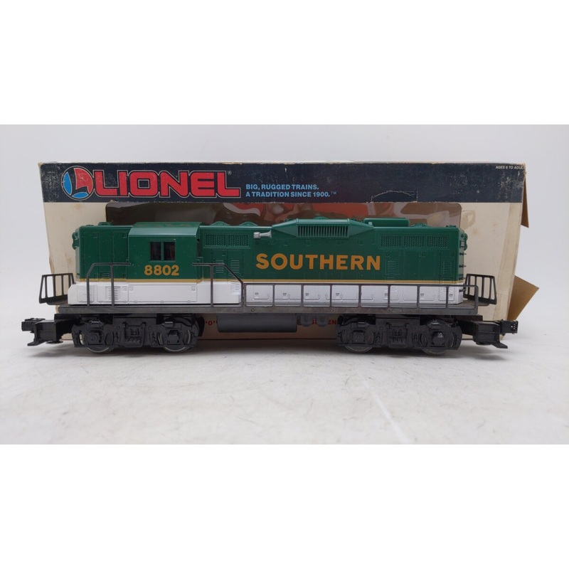 Lionel 6-18802 O Gauge Southern GP-9 Diesel Locomotive #8802 EX/Box