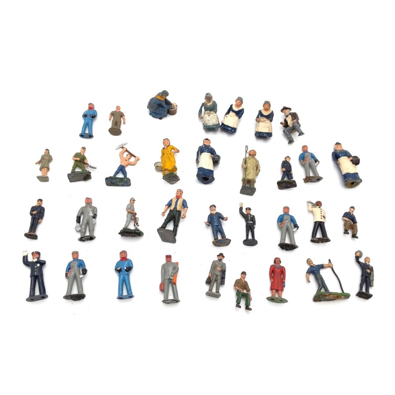 Assorted Vintage Lead Figures [34] VG