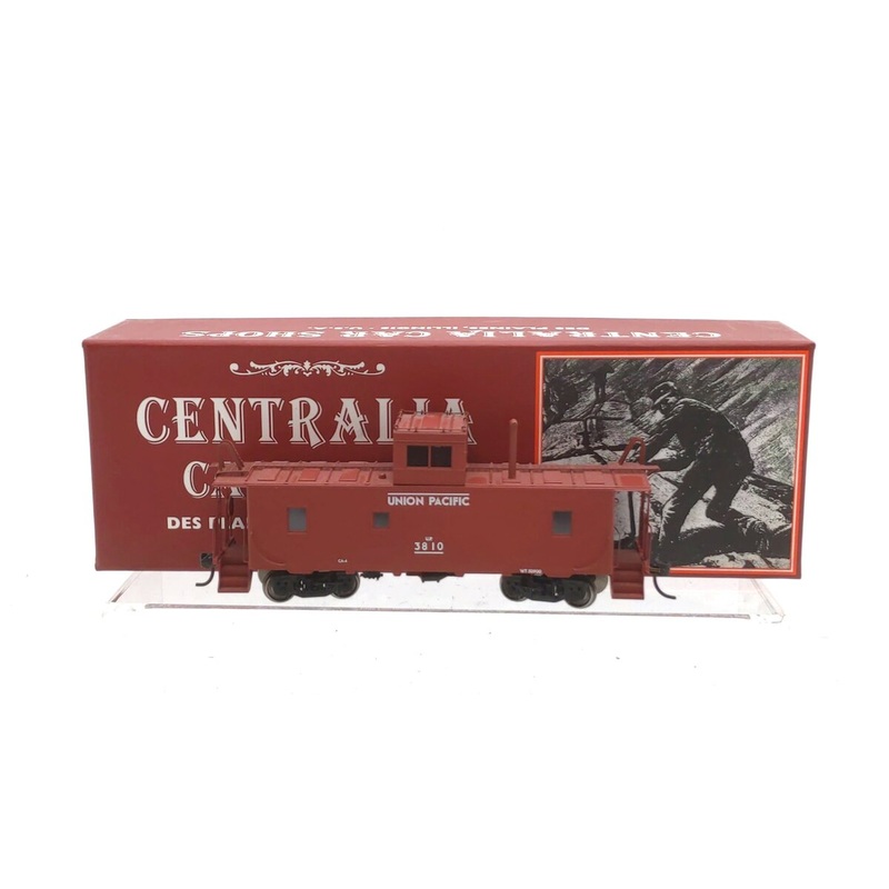 Centralia Car Shops CCS1069-04 HO Scale Union Pacific CA-4 Caboose #3810 EX/Box