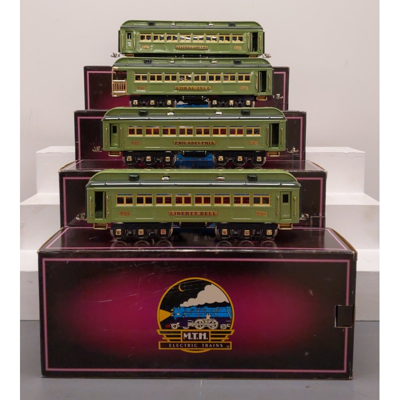 MTH 10-5061 O Two-Tone Green w/Brass Stephen Girard Passenger Set (Set of 4) EX/Box