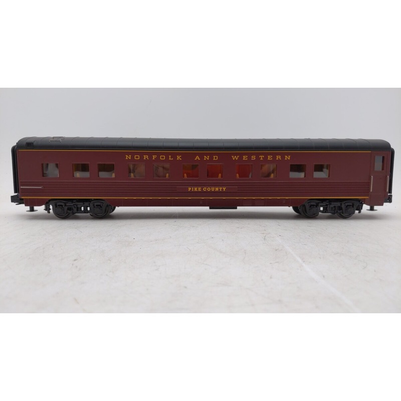 MTH 30-67802 O Gauge Norfolk & Western ‘Pike County’ 60′ Streamlined Sleeper Car EX