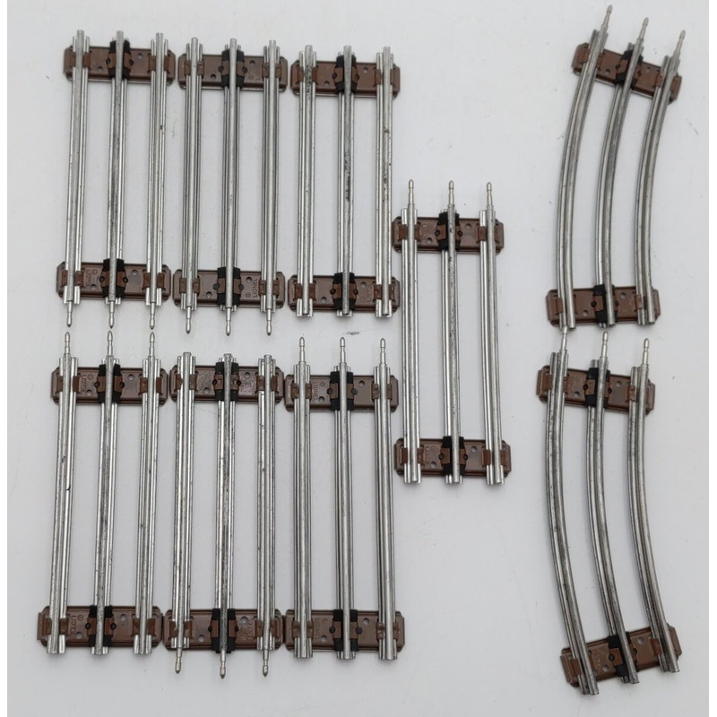 Lionel Assorted Track 6-65019 1/2 Straight [7] & 6-65014 1/2 Curve [2] EX