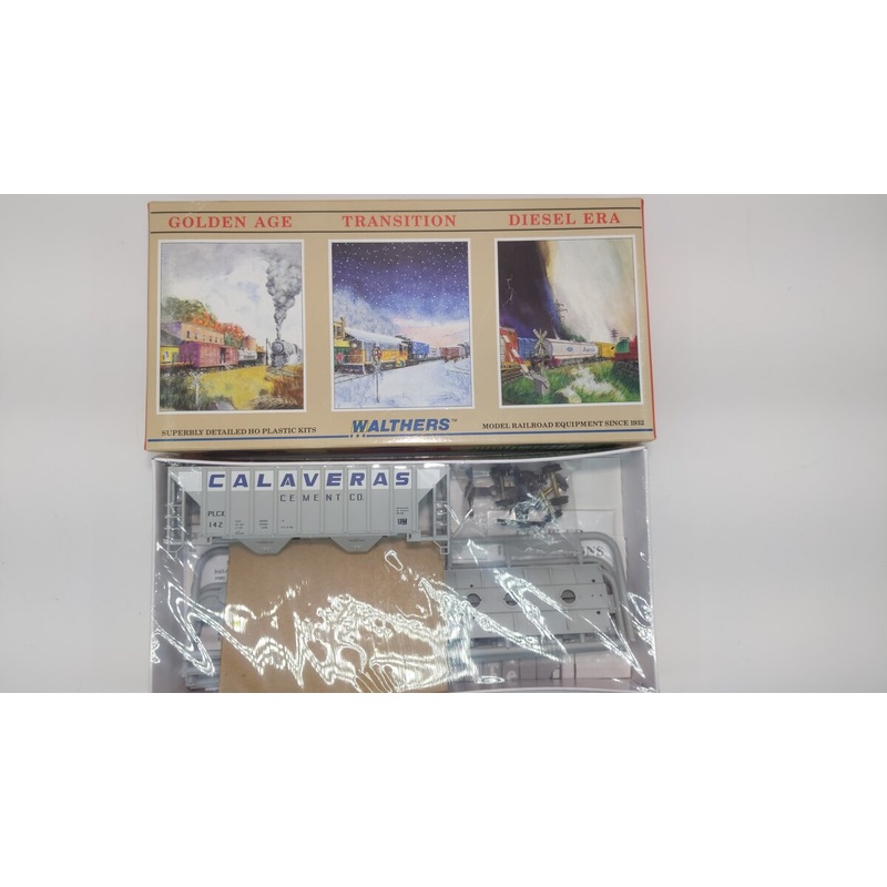 Walthers 932-5413 HO 100 Ton Cement Covered Hopper Calaveras Cement # 142 Kit MT/Box