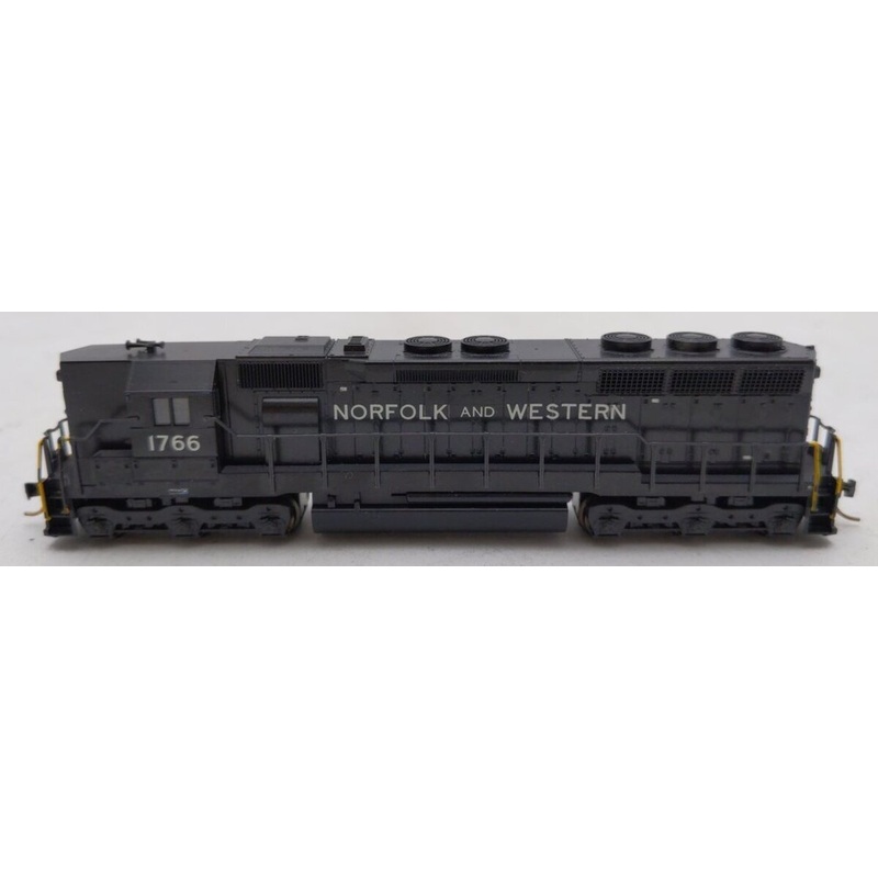 Kato N Scale Norfolk And Western Diesel Locomotive #1766 EX