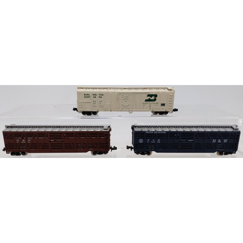 Assorted N Scale Freight Cars: 41028, 316600, 898 [3] LN
