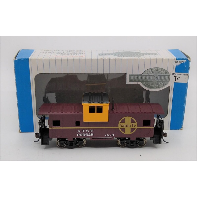 Bachmann 17702 HO Atchison, Topeka & Santa Fe 36′ Wide-Vision Caboose LN/Box