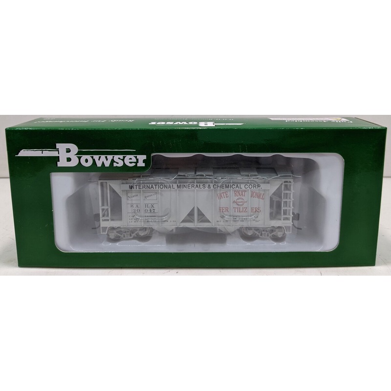 Bowser 42232 HO International Minerals 70 Ton 2 Bay Hopper Car #30047  LN/Box