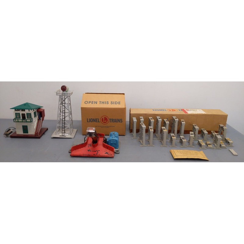 Lionel Vintage O Loaders & Towers: 397, 445, 394, 110 [4]