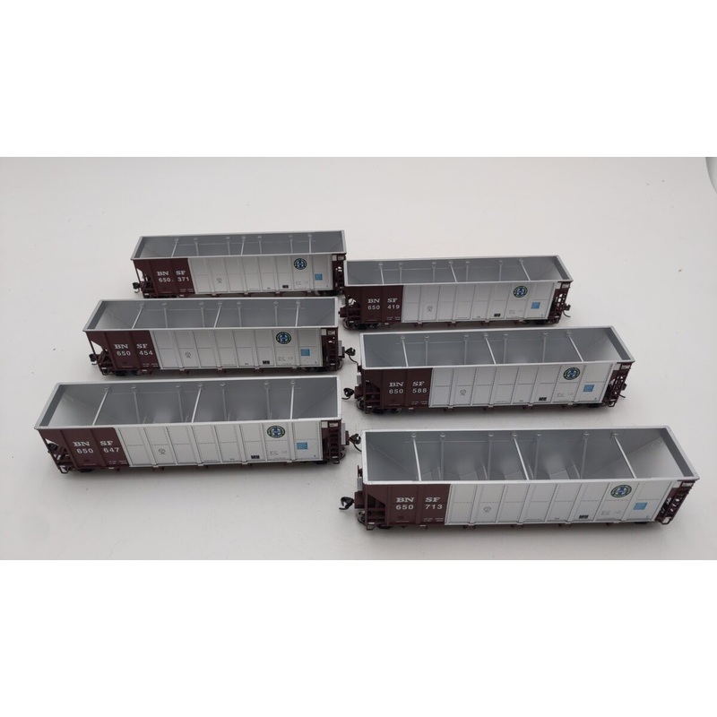 Walthers 910-56851 RD4 Coal Hopper BNSF EX/Box