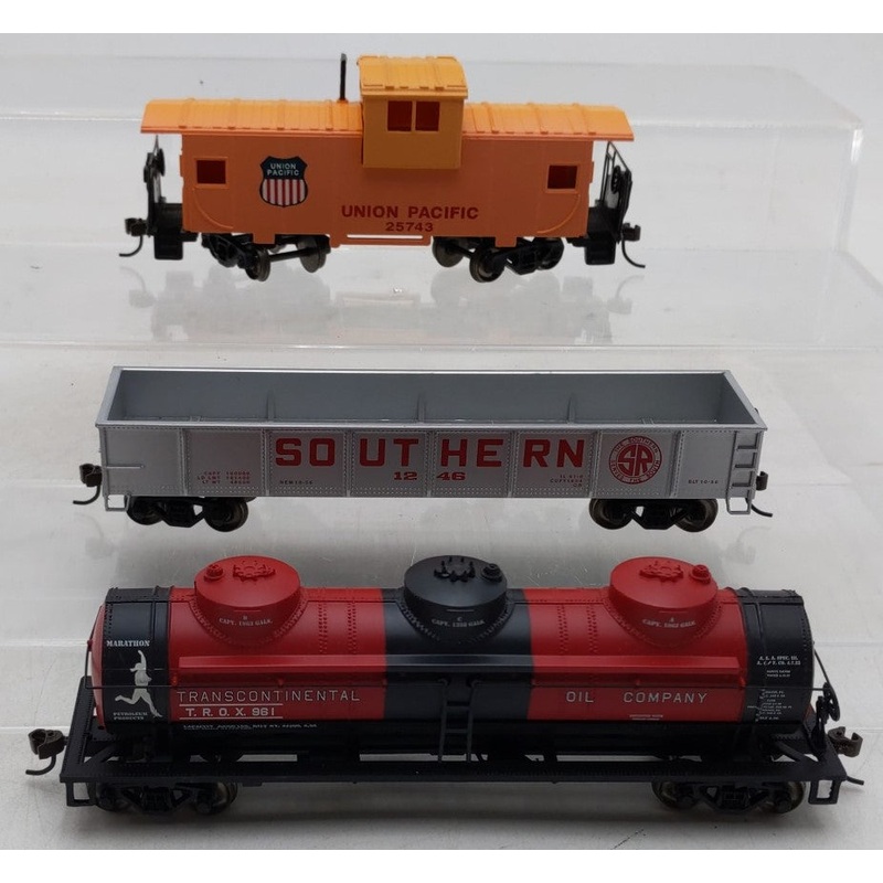 Bachmann HO Scale Assorted Custom Freight Cars #25743, 1246, & 961 [3] EX