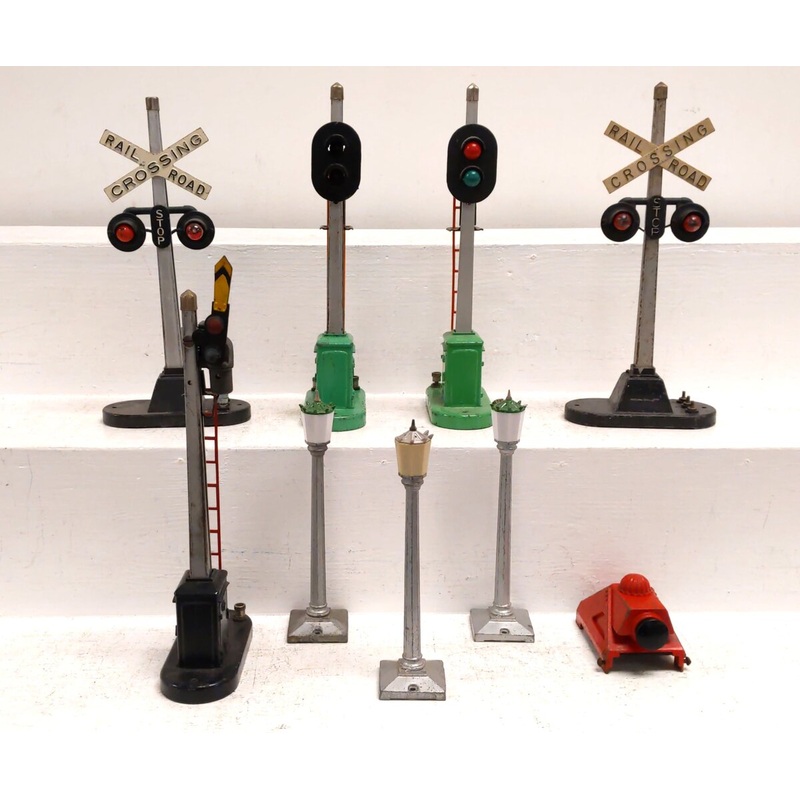 Lionel Vintage O Gauge Accessories: 260, 35, 154, 153 [8] VG