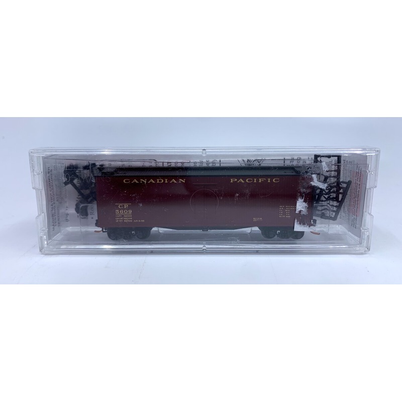 Micro-Trains 04900530 N Canadian Pacific 40′ Double Sheathed Wood Reefer #5609 LN/Box