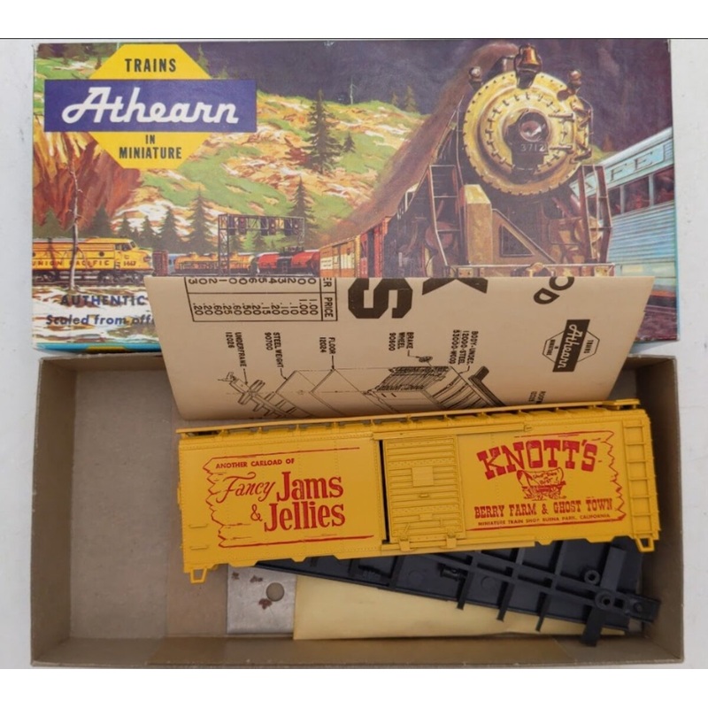 Athearn 0349 HO Knott’s Berry Farm & Ghost Town 40′ Box Car Kit