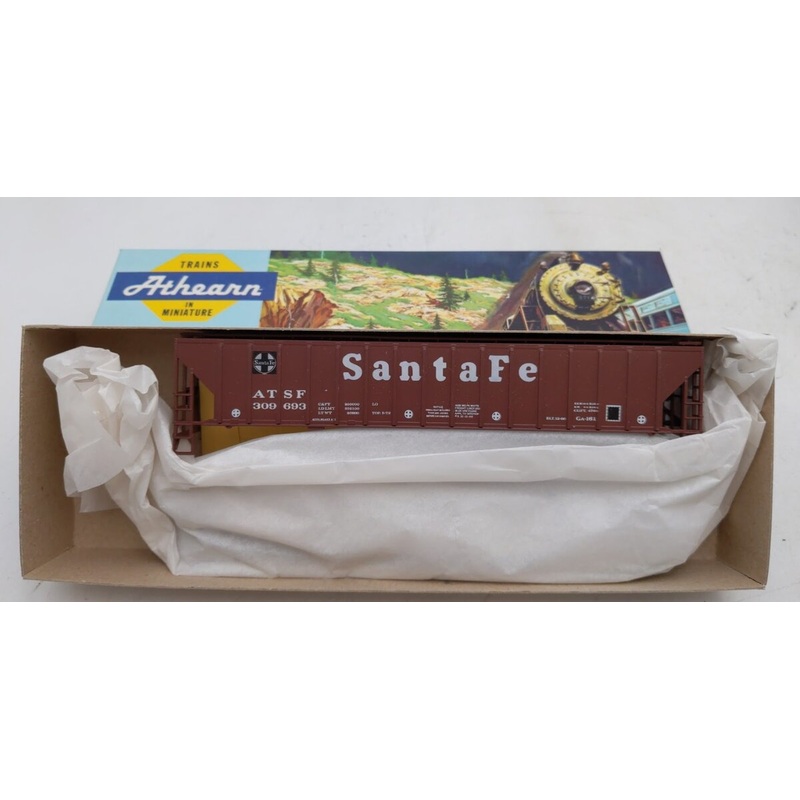Athearn 5301 HO Scale 54 Ft Covered Hopper Santa Fe # 309693 Kit