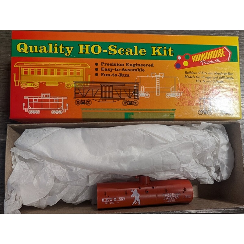 Roundhouse 03375 HO Scale Hercules Powder Company 26′ Old Time Tank Car #557 Kit