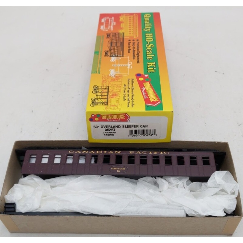 Roundhouse 05257 Canadian Pacific 50′ Overlan Sleeper Car # 70 Kit