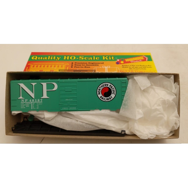 Roundhouse 10706 HO Scale Northern Pacific 40′ AAR Box Car Kit