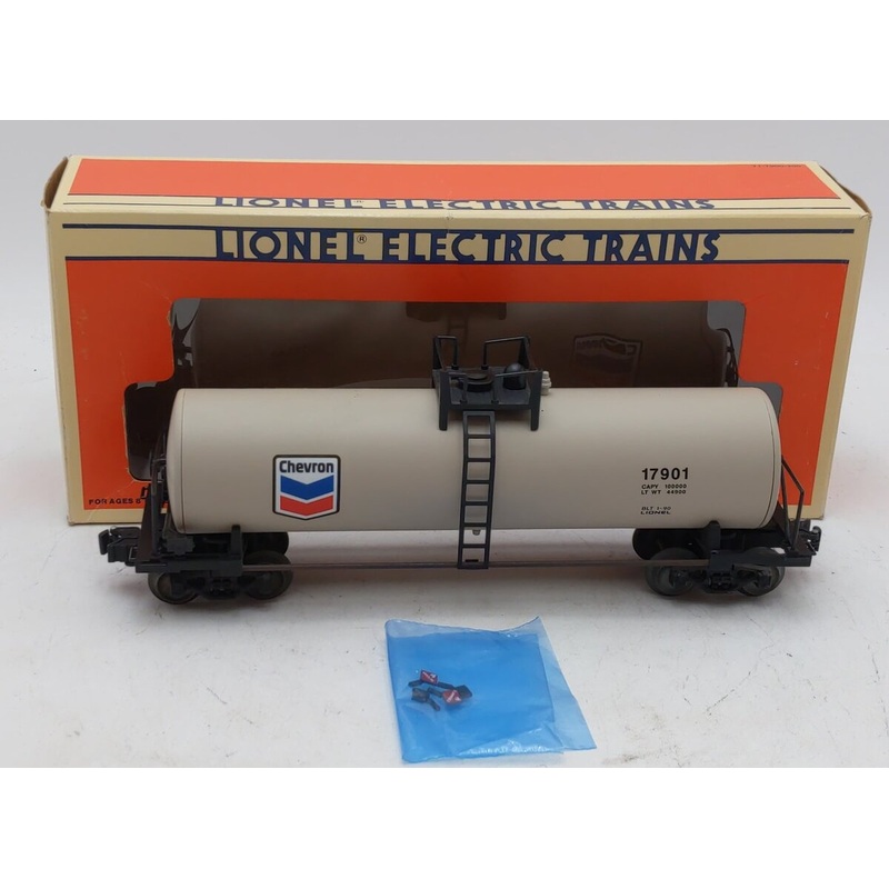 Lionel 6-17901 O Gauge Chevron Uni-body Tank Car LN/Box