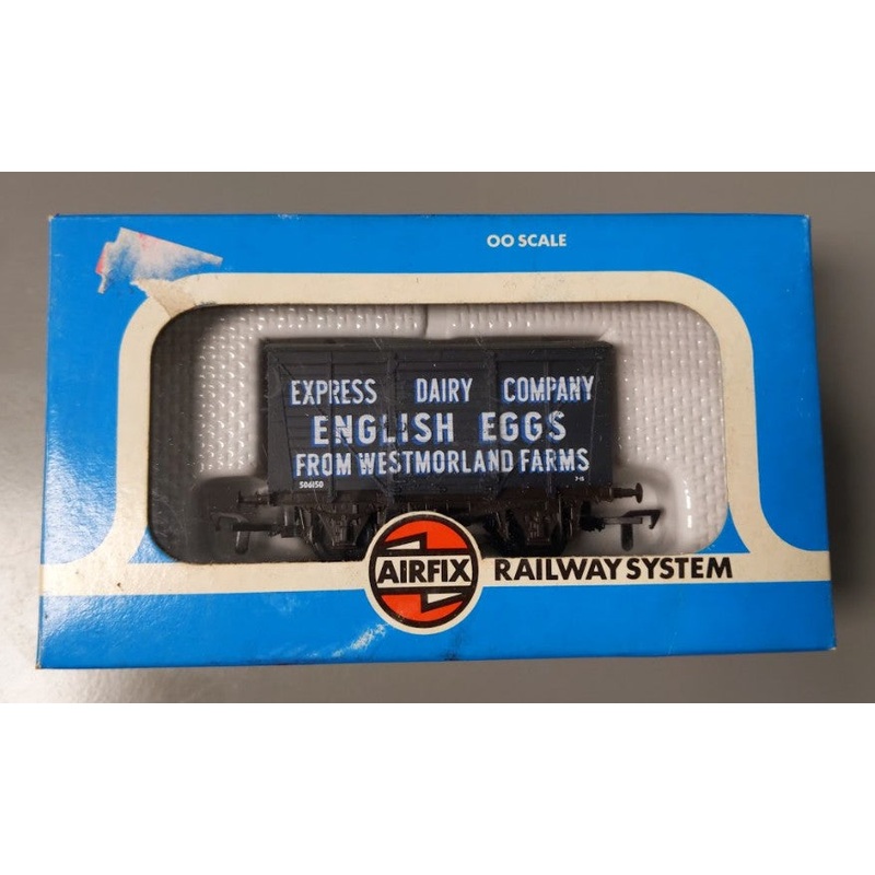 Airfix Products 54301-7 OO Gauge Express Dairy Co. 12 Ton Wagon #506150 EX/Box