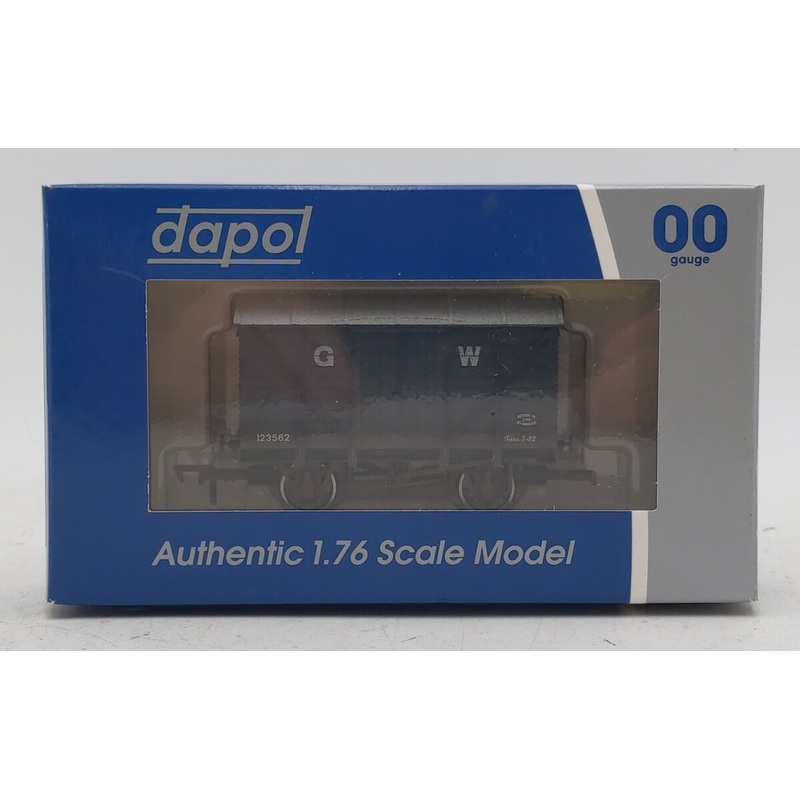 Dapol 4F-012-008 OO Gauge Weathered Great Western Railway Boxcar #123562 LN/Box