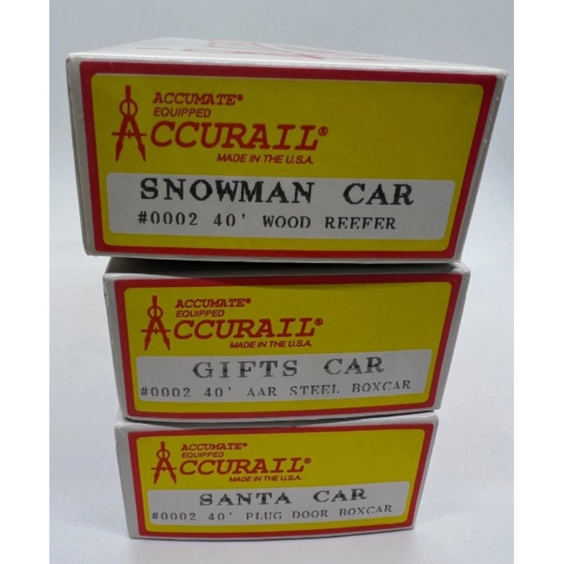 Accurail 0002 HO 40′ AAR Steel Boxcar Gifts / Santa & Snowman Car Kit (Set of 3)
