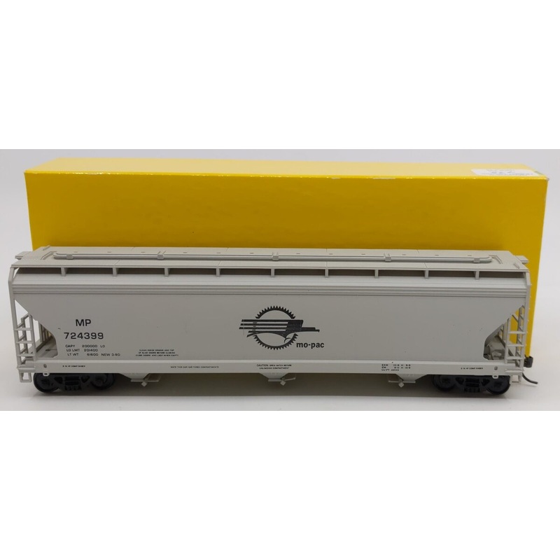 Accurail 2012 HO Scale Missouri Pacific ACF 3-Bay Covered Hopper # 724399 Kit