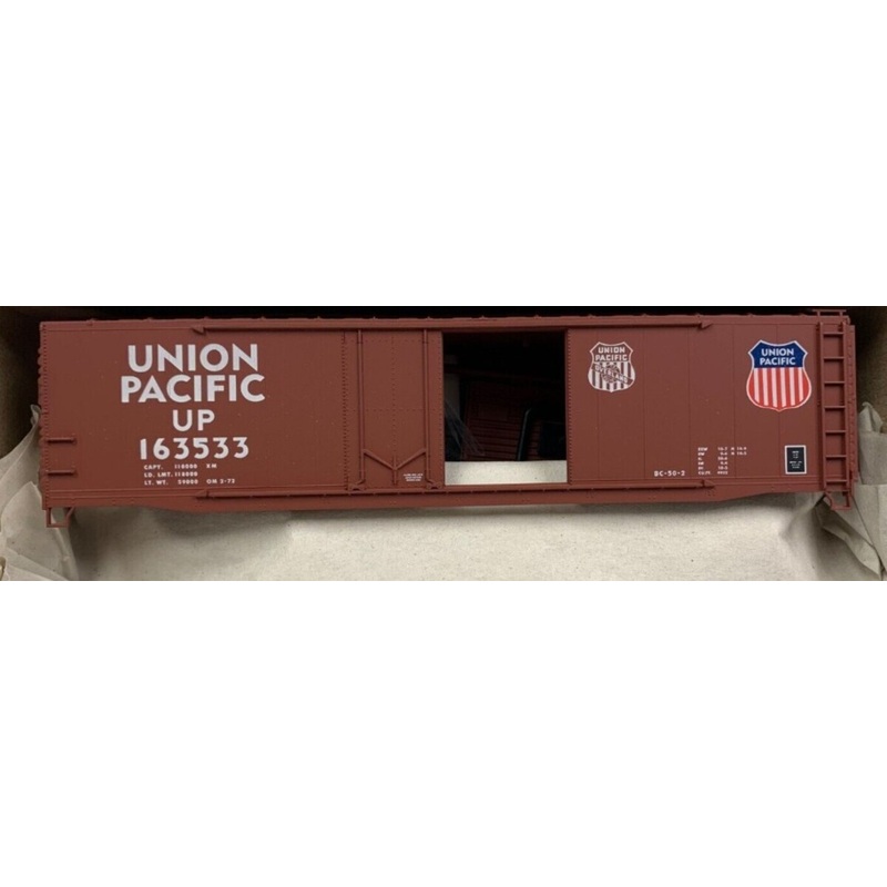Accurail 1505 HO Scale Union Pacific 50′ Combo Door Boxcar #163533 Kit