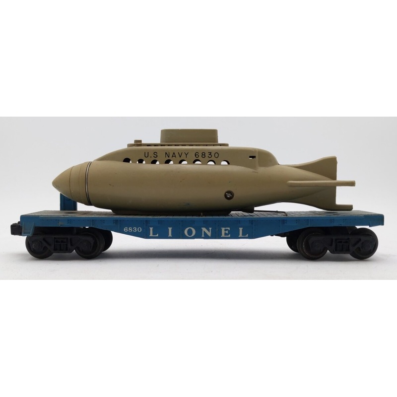 Lionel 6830 Vintage O Flatcar with Operating 3830 Submarine VG