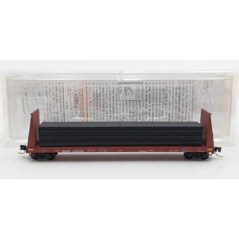 Micro-Trains 52700171 Z BNSF 60′ Bulkhead Flatcar with Pipe Load #545258 EX/Box