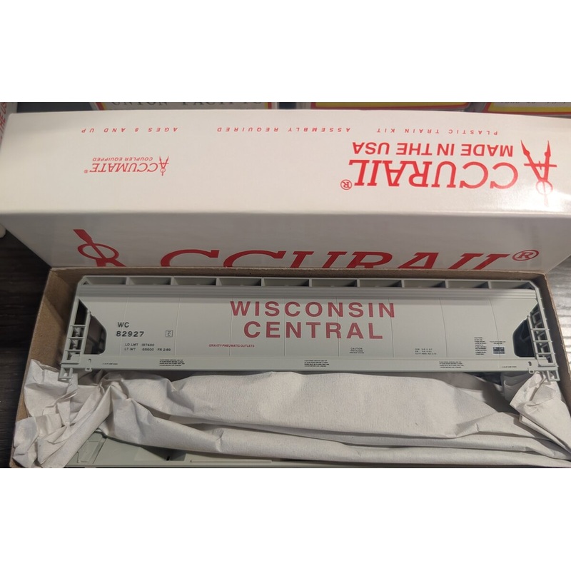 Accurail 12004 HO Wisconsin Central Ltd. ACF 3-Bay Covered Hopper #82927 Kit