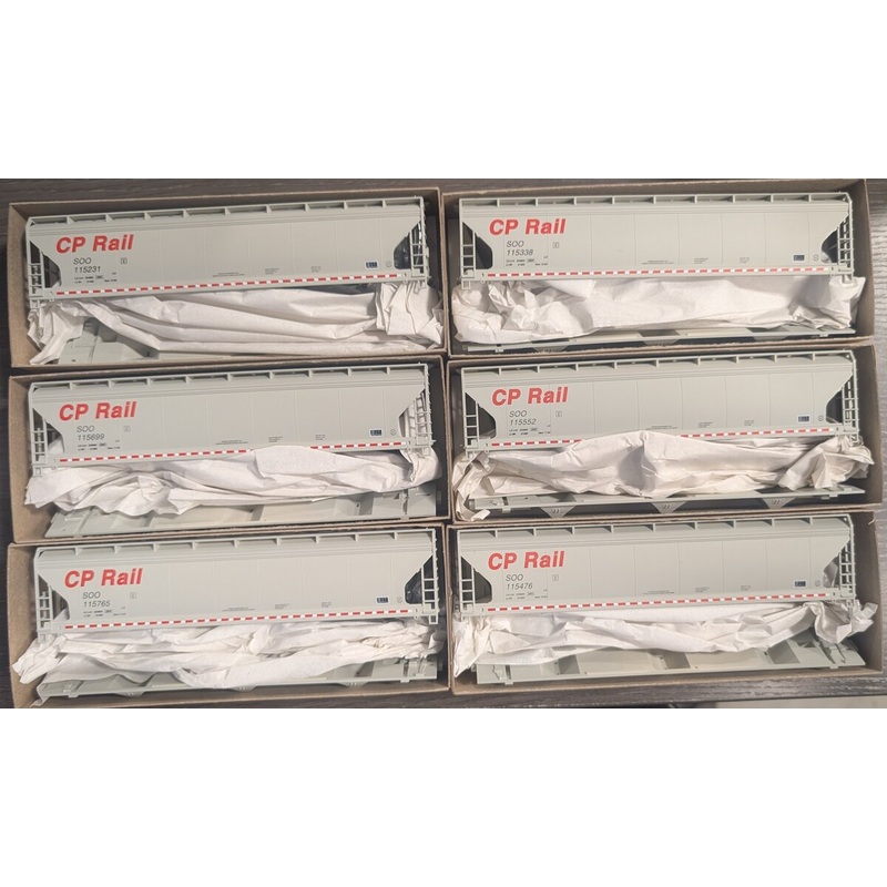 Accurail 32030 HO CP Rail/SOO ACF 3-Bay Covered Hopper (Set of 6) Kits